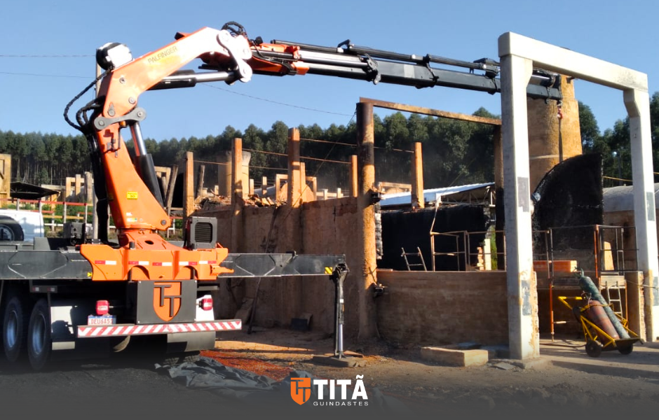 TITÃ GUINDASTES 