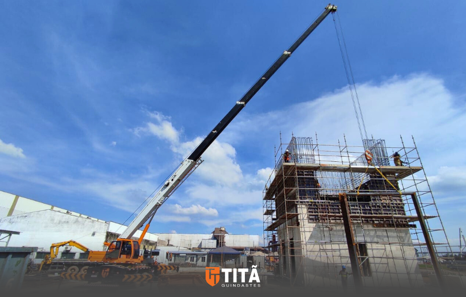 TITÃ GUINDASTES 