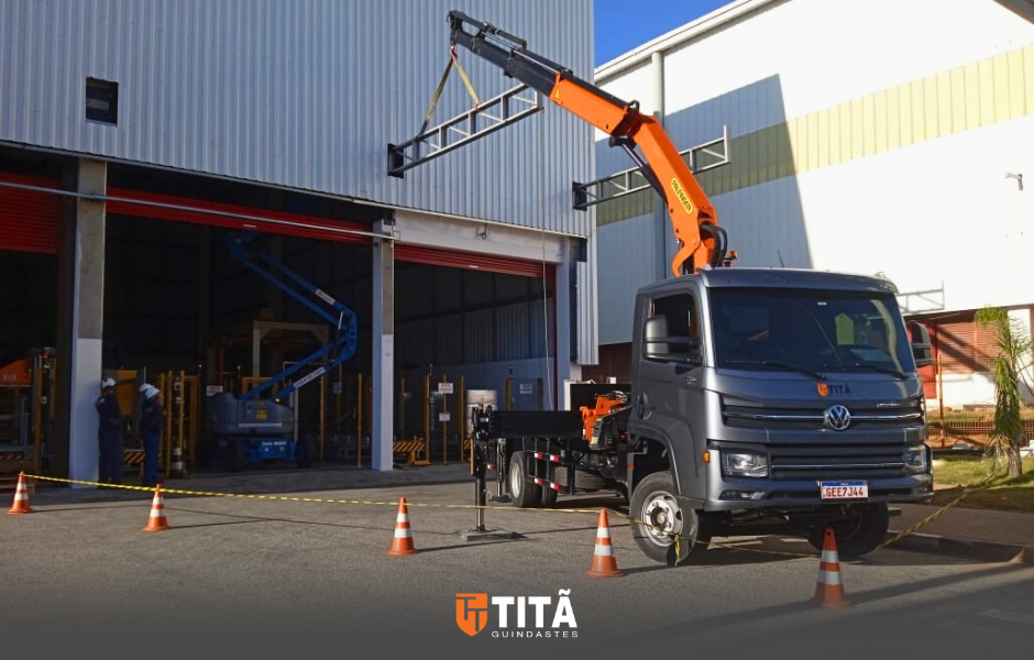 TITÃ GUINDASTES 