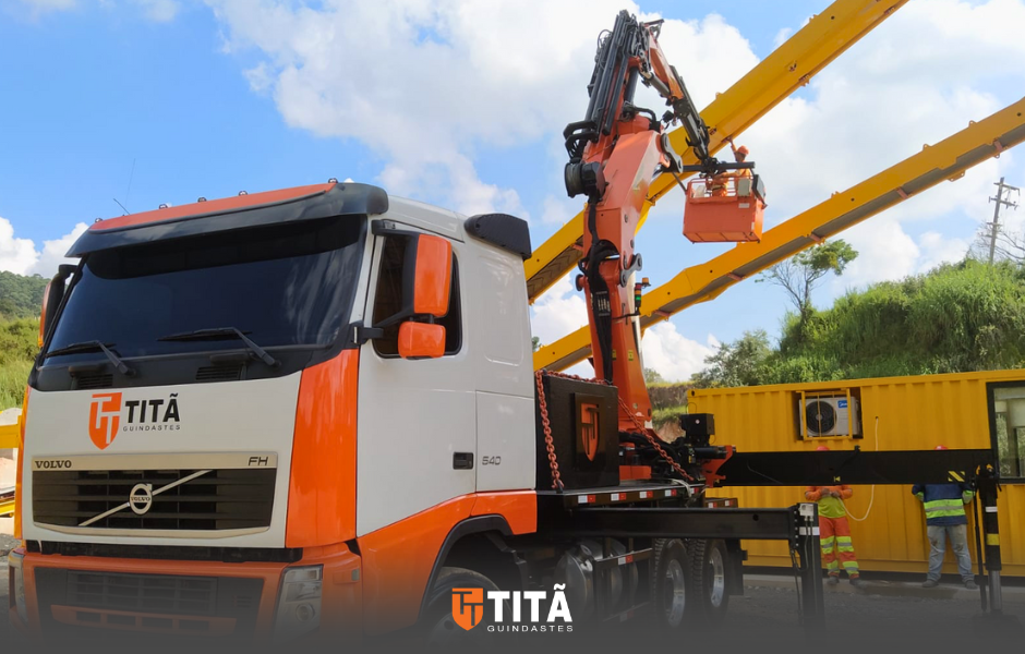 TITÃ GUINDASTES 